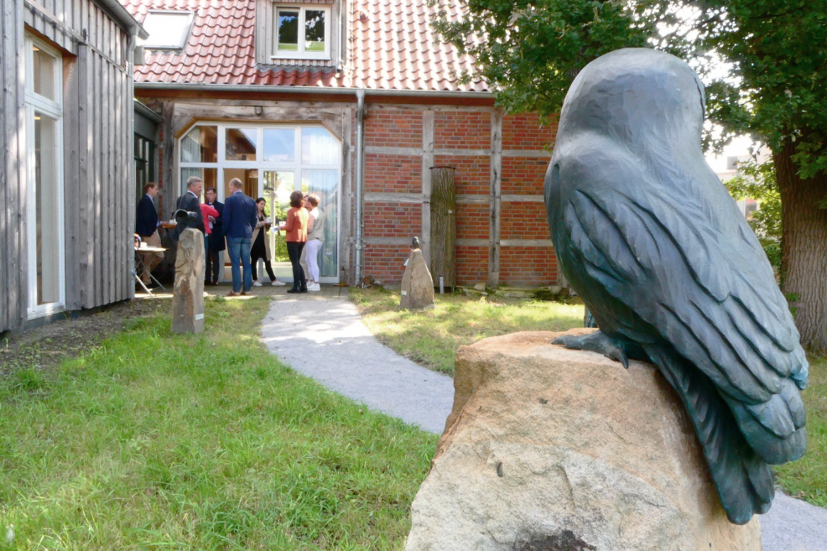 Eröffnung der Eulenausstellung im Garten, Foto: Naturschutzzentrum.