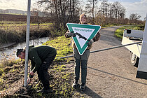 NSG Schilder aufhängen